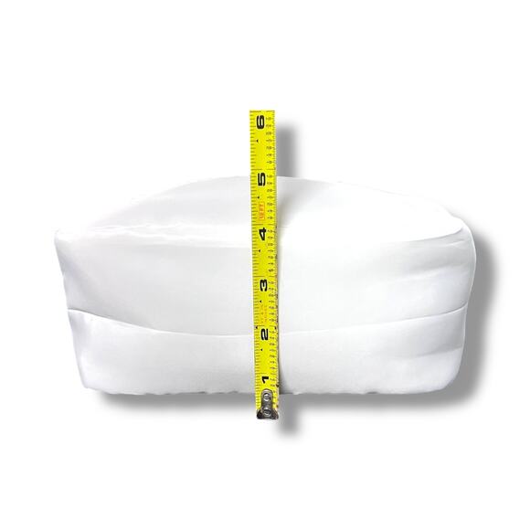 Chanel Beauty White Puffer Makeup Cosmetic Pouch - New In Bag (W/Dust-bag) - Picture 11 of 12